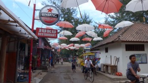 Street scene, Gili T