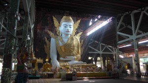 Very large sitting Buddha, Yangon